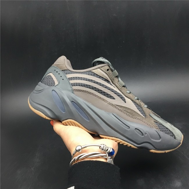 YEEZY BOOST 700 V2 GEODE
