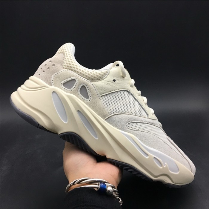 YEEZY BOOST 700 ANALOG