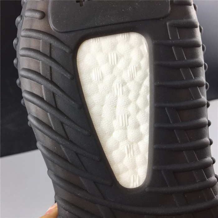 YEEZY BOOST 350 V2 CORE BLACK RED