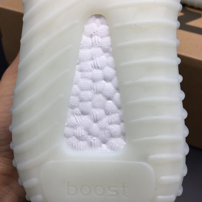 YEEZY BOOST 350 V2 BLUE TINT