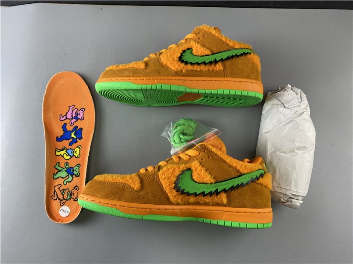 NIKE SB DUNK LOW GRATEFUL DEAD BEARS ORANGE