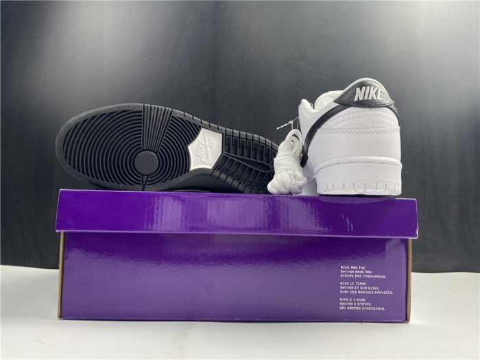 NIKE SB DUNK LOW YIN YANG