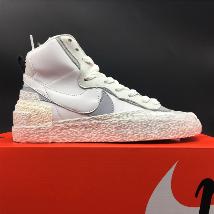 NIKE BLAZER MID SACAI WHITE GREY