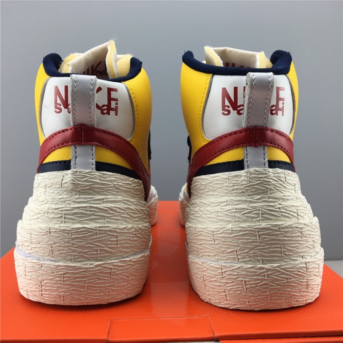 NIKE BLAZER MID SACAI SNOW BEACH