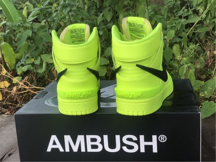 Nike Dunk High Ambush Flash lime