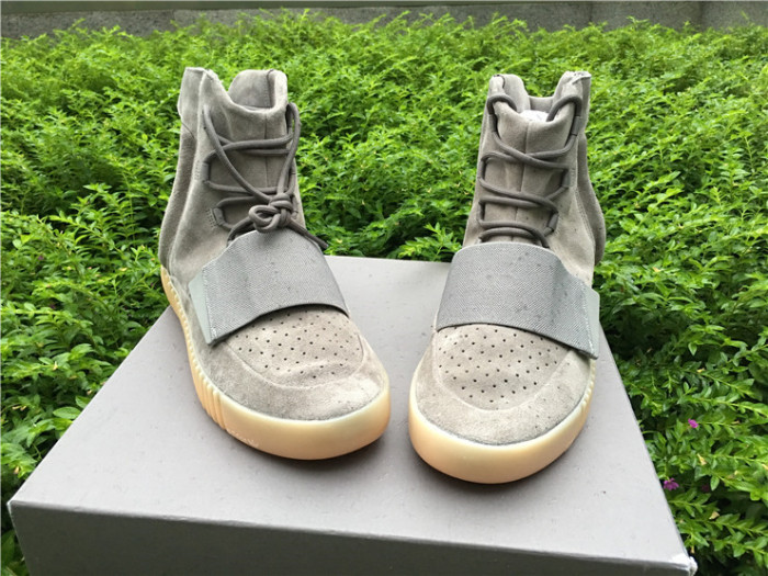 Authentic AD Boost 750 Light Grey
