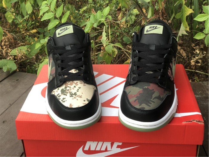 Nike Dunk Low SE “Oil Green” 