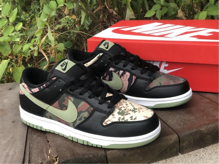 Nike Dunk Low SE “Oil Green” 
