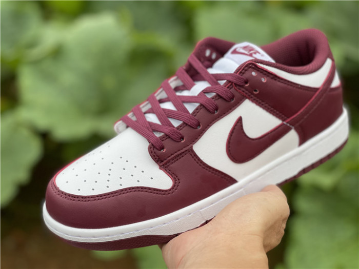 Nike SB Dunk Low shoes