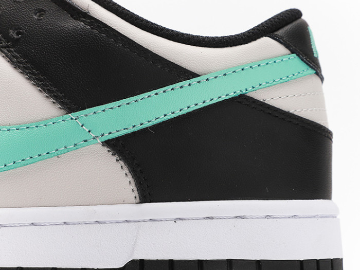 Nike SB Dunk Low  “Tropical Twist”