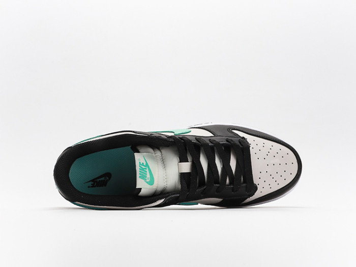 Nike SB Dunk Low  “Tropical Twist”