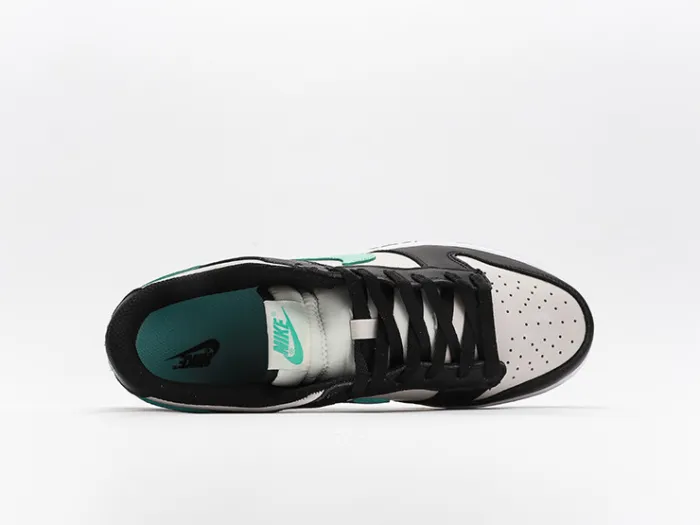 Nike SB Dunk Low  “Tropical Twist”