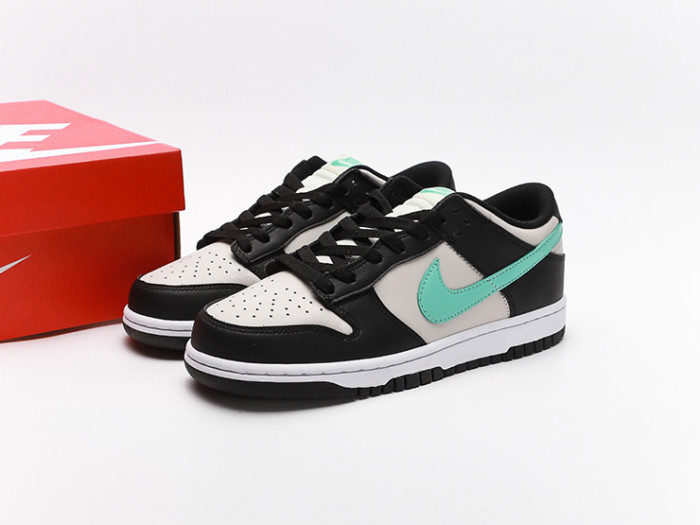 Nike SB Dunk Low  “Tropical Twist”