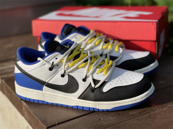 NIKE DUNK LOW