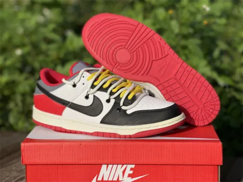 NIKE DUNK LOW