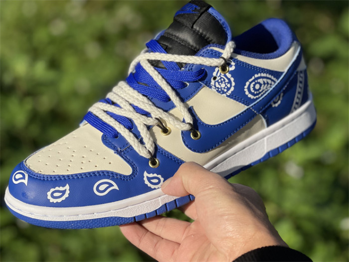 NIKE DUNK LOW