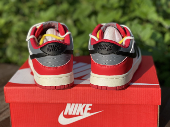 NIKE DUNK LOW