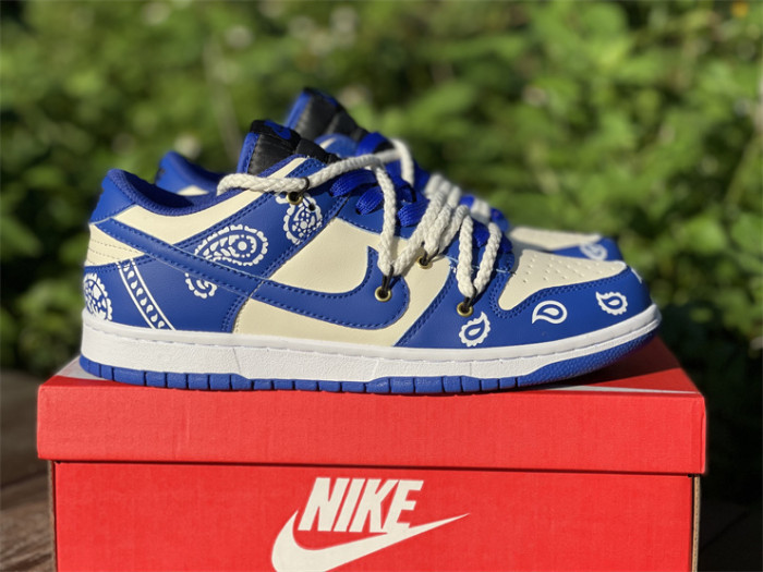 NIKE DUNK LOW