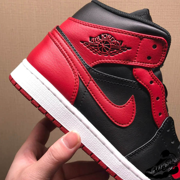 Jordan 1 Mid Banned (2020)