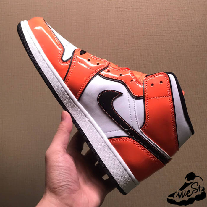 Jordan 1 Mid SE Turf Orange