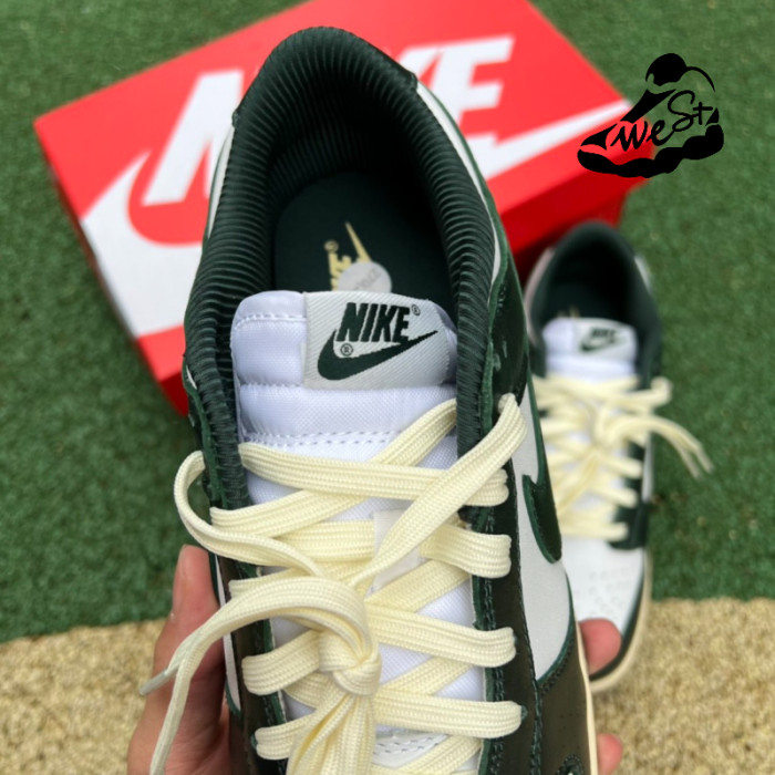 Nike Dunk Low Vintage Green