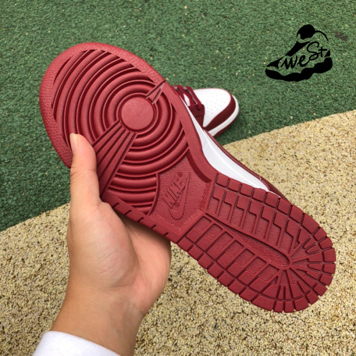Nike Dunk Low Team Red