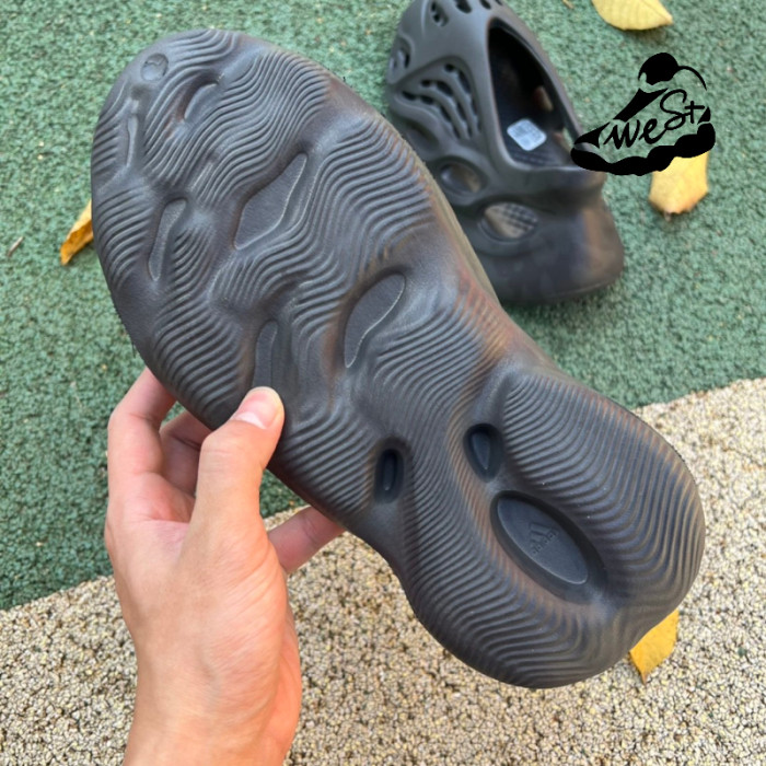 adidas Yeezy Foam RNNR Onyx