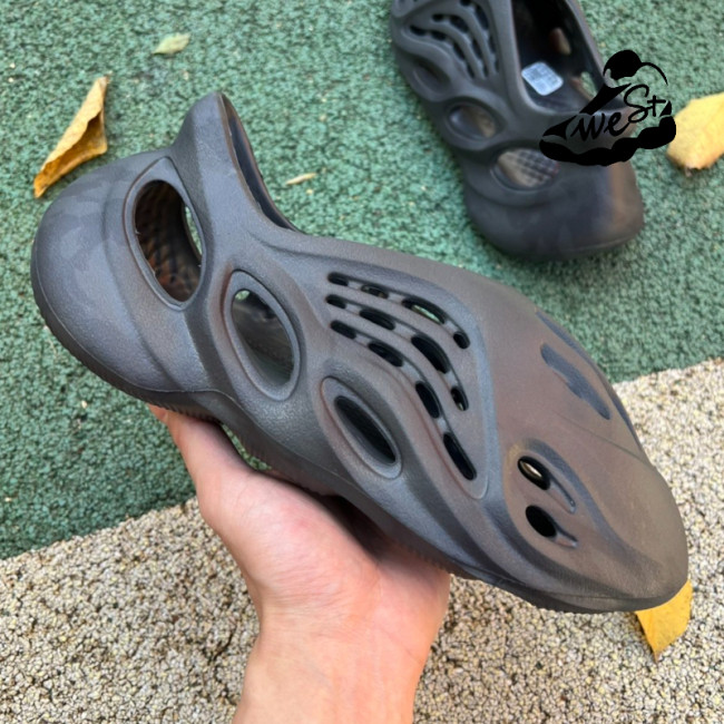 adidas Yeezy Foam RNNR Onyx