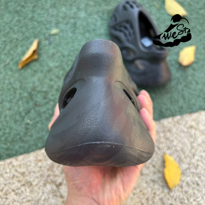 adidas Yeezy Foam RNNR Onyx