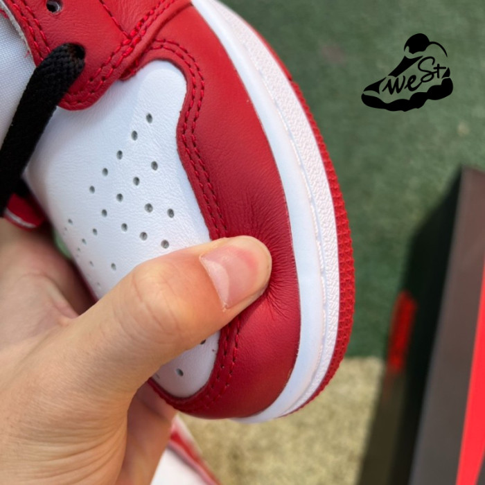 Jordan 1 Retro Chicago
