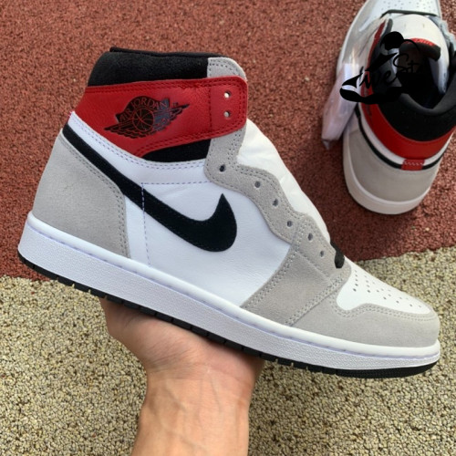 Jordan 1 Retro High Light Smoke Grey