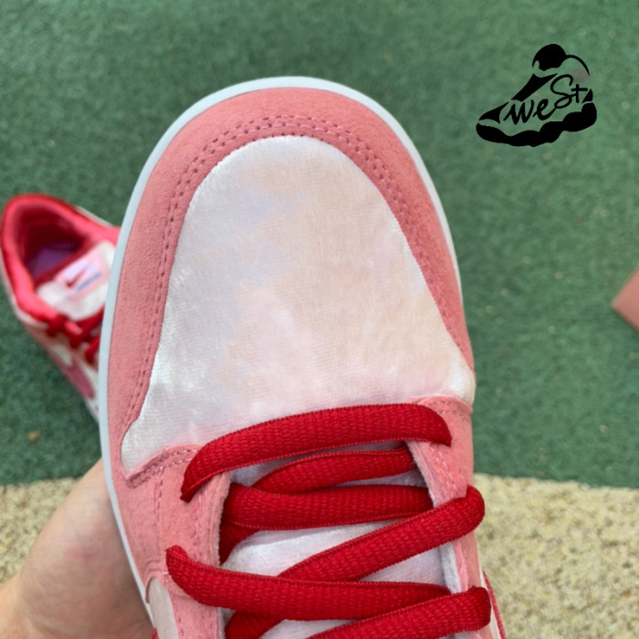NIKE SB DUNK LOW STRANGELOVE SKATEBOARDS