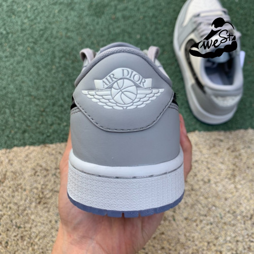 Jordan 1 Retro Low Dior