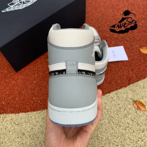 Jordan 1 Retro High Dior