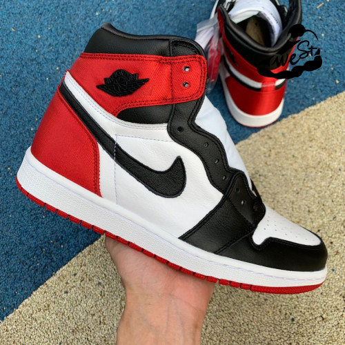 Jordan 1 Retro High Satin Black Toe