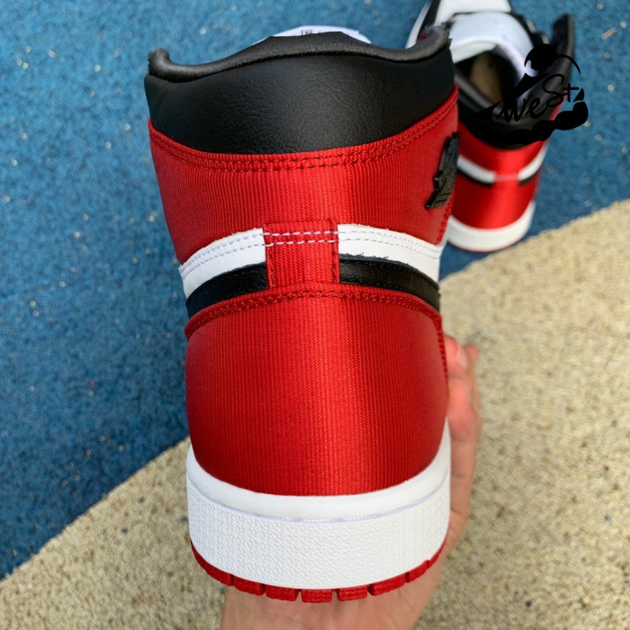 Jordan 1 Retro High Satin Black Toe