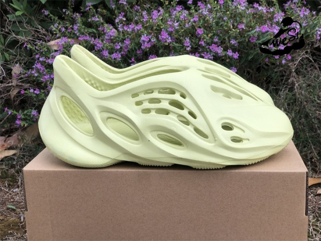 adidas Yeezy Foam RNNR