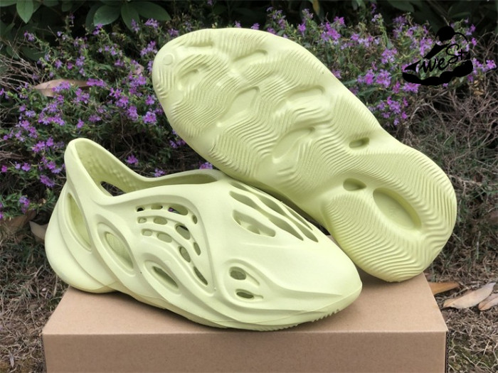 adidas Yeezy Foam RNNR