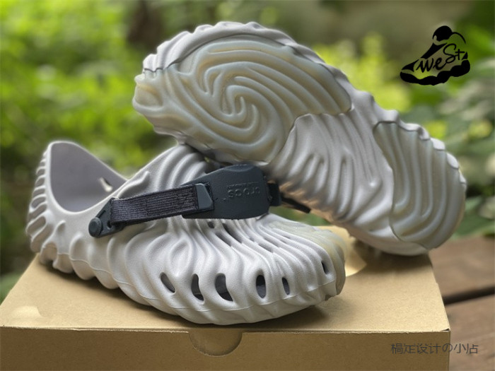 Salehe Bembury × Crocs Pollex Clog
