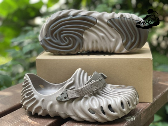 Salehe Bembury × Crocs Pollex Clog