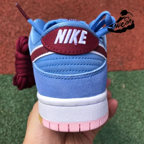 Nike SB Dunk Low PRM Phillies