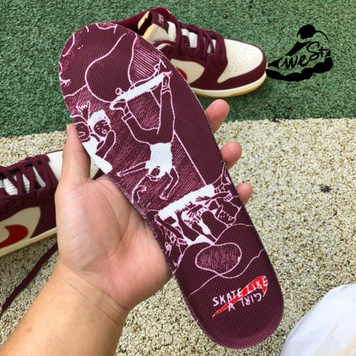 Skate Like a Girl x NIKE SB DUNK LOW