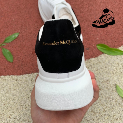 Alexander McQueen Oversized Ivory Black（Suede）
