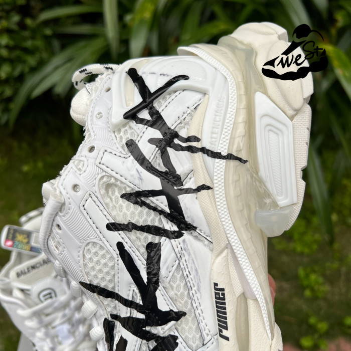 Balenciaga shoes Runner Grafhti