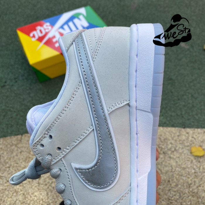 Nike SB Dunk Low White Lobster (Friends and Family)
