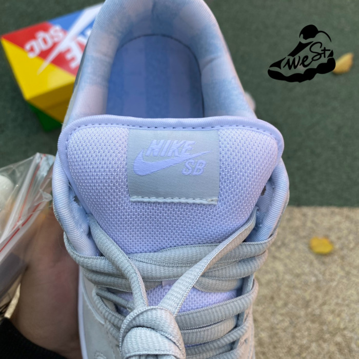 Nike SB Dunk Low White Lobster (Friends and Family)