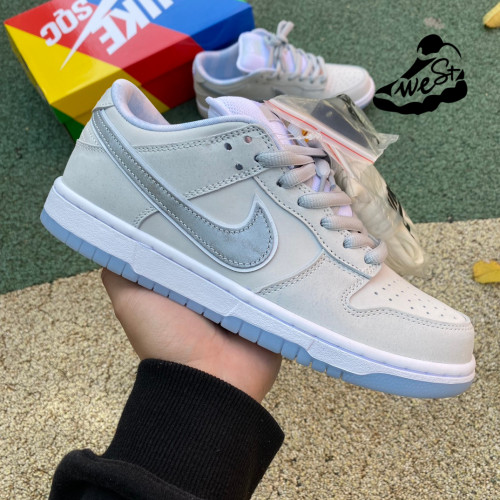 Nike SB Dunk Low White Lobster (Friends and Family)