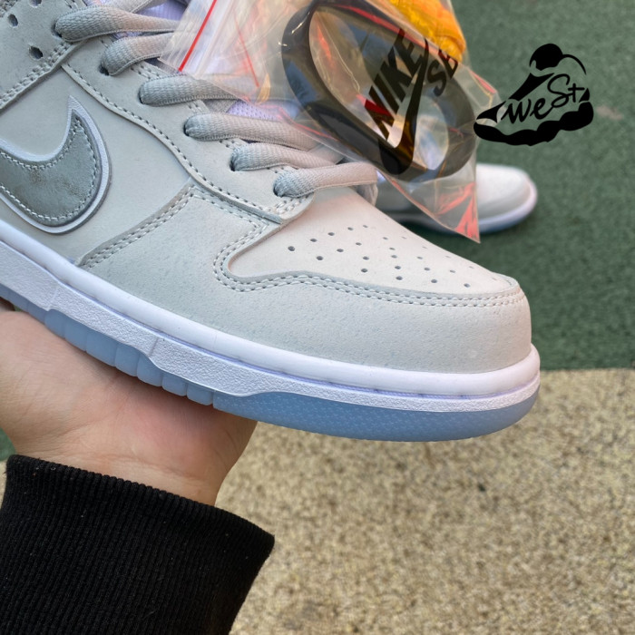 Nike SB Dunk Low White Lobster (Friends and Family)