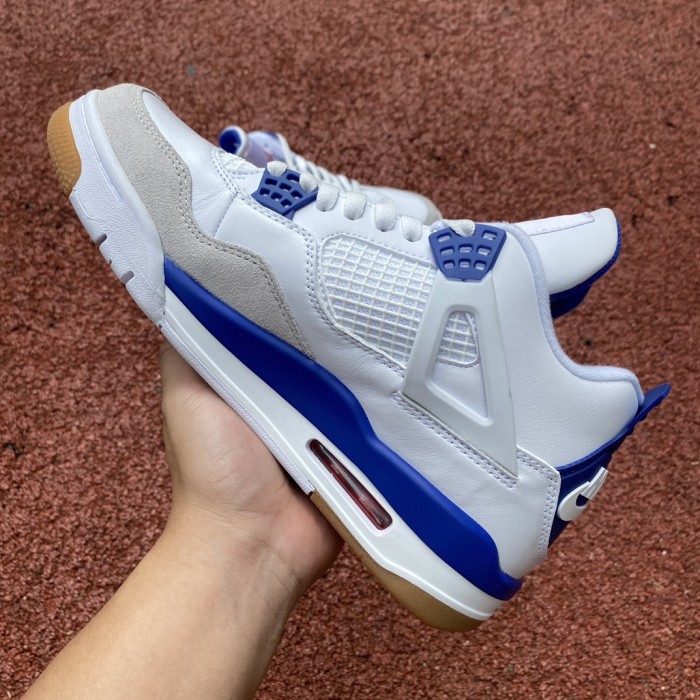 Nike SB x Air Jordan 4