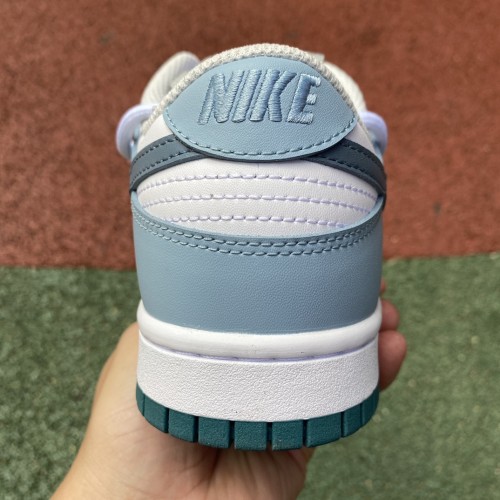 Nike Dunk Low shoe